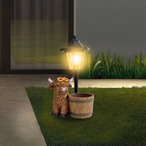 Garden Highland Cow Decor, Solar Outdoor Statue with Lantern, Funny Highland Cow Figurine for Yard G product image